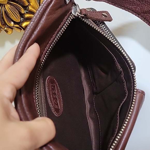 Fossil Leather Crossbody Bag in beautiful Cherry Brown🤎🐿 - Picture 9 of 12